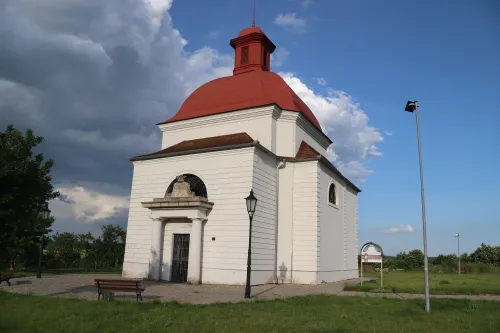Pohřební kaple svatého Kříže v Dalešicích