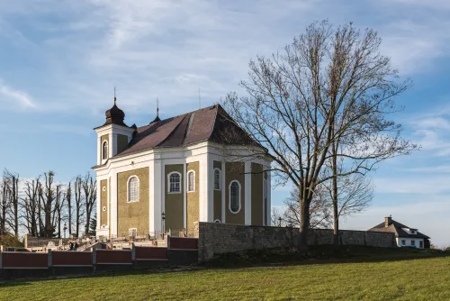 Kostel svatého Prokopa v Bezděkově nad Metují