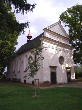 Hřbitovní kostel Panny Marie v Opočně