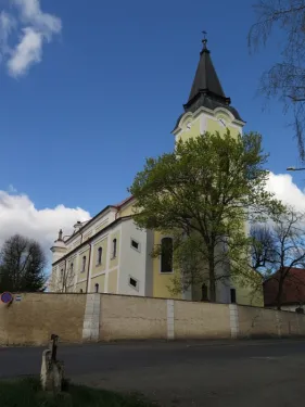 Děkanský kostel Všech svatých v Libochovicích