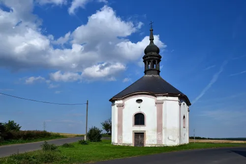 Kostel svaté Anny ve Vysokých Třebušicích
