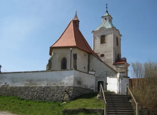 Kostel svatého Petra a Pavla ve Volfířově