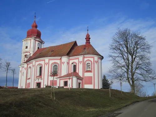 Kostel svatého Petra a Pavla v Líšťanech