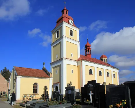 Kostel Všech svatých v Lázních Bělohradě