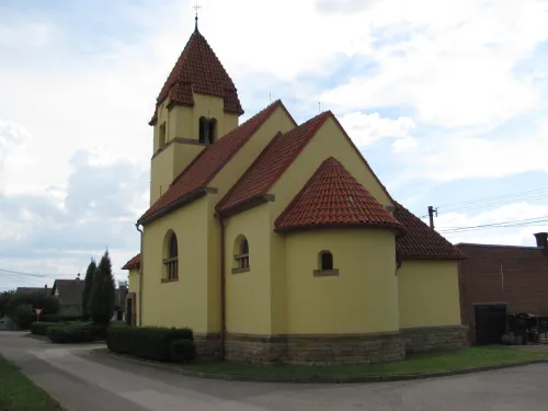 Kostel Nejsvětější Trojice v Ostroměři