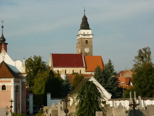 Kostel Nanebevzetí Panny Marie ve Slavonicích