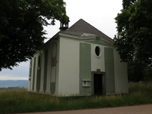 Kaple svaté Anny ve Lhotce u Hostomic