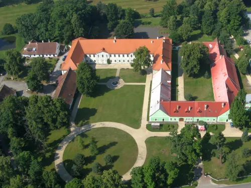 Jemčina Hunting Lodge