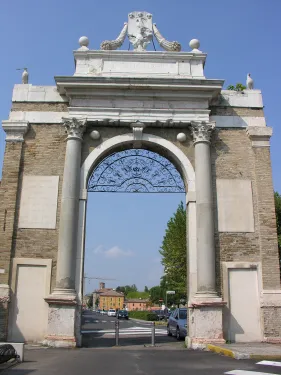 Porta Nuova v Ravenně