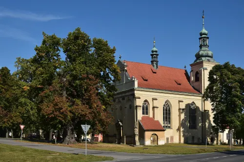 Kostel Nejsvětější Trojice ve Smečně
