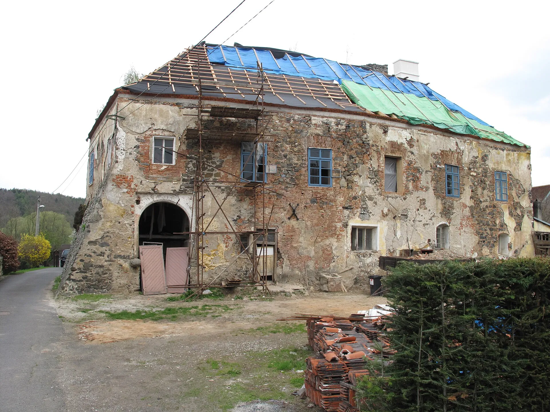 Tvrz Dolany
