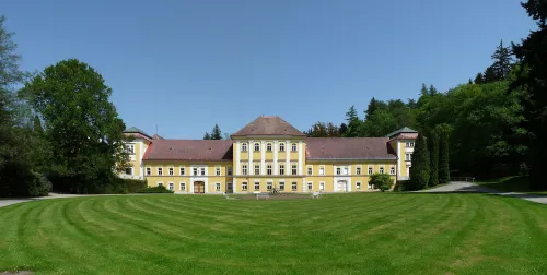 Zámek Černovice