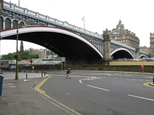 North Bridge v Edinburghu