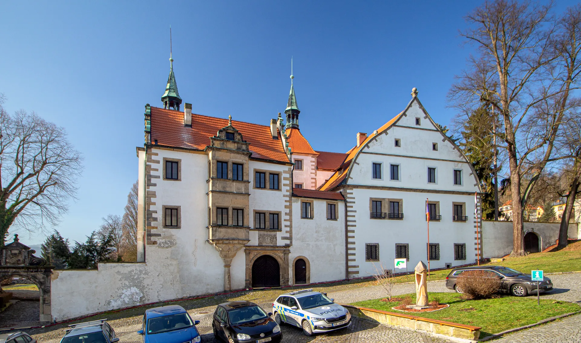 Zámecký komplex Benešov nad Ploučnicí