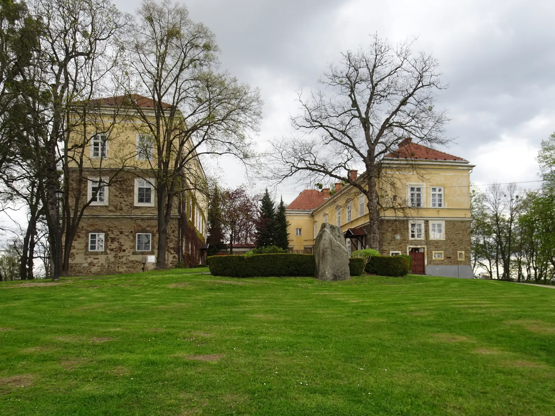 Zámek Dolní Benešov