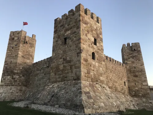 Candarli Castle