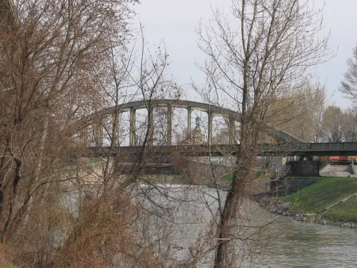 Uferbahnský most
