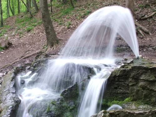 Vöröskő Spring