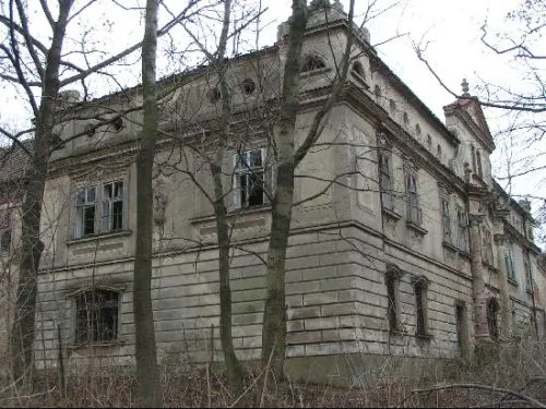 Zámek Petrovice