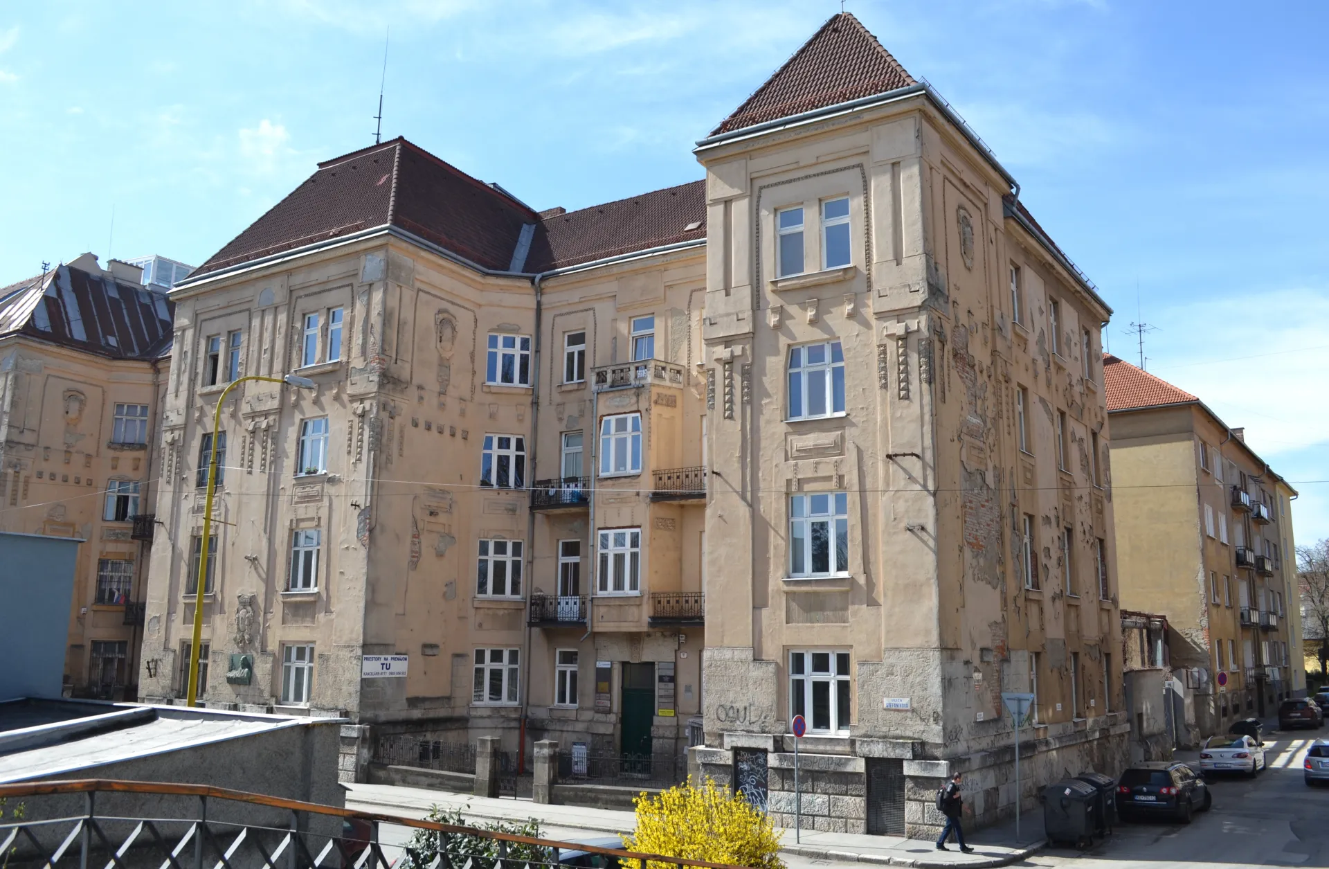 Jeneyův palác