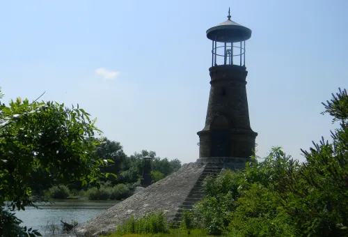 Les phares à l’embouchure de la Tamiš dans le Danube