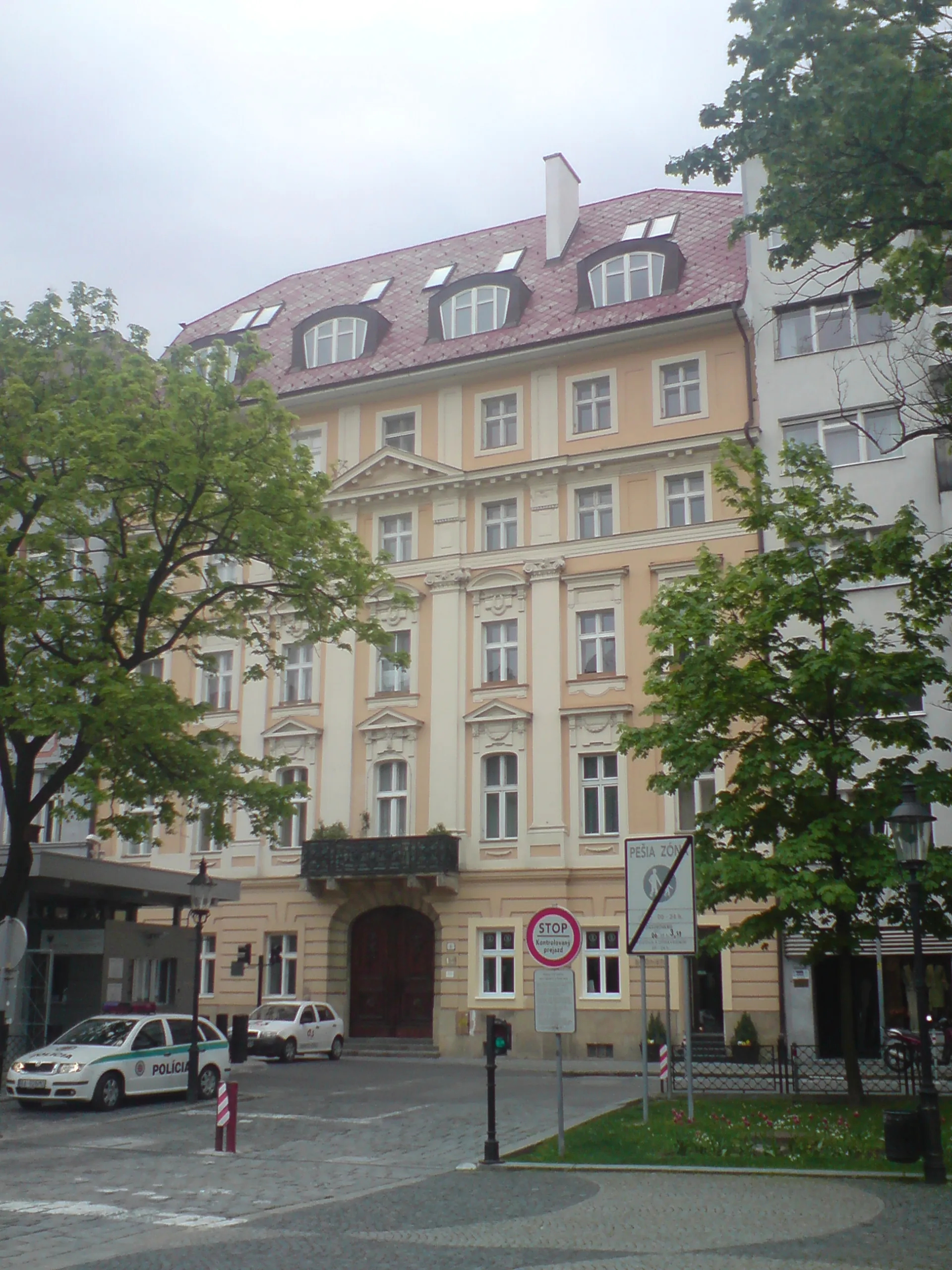 Čomov palác