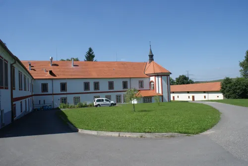 Zámek Drhovle