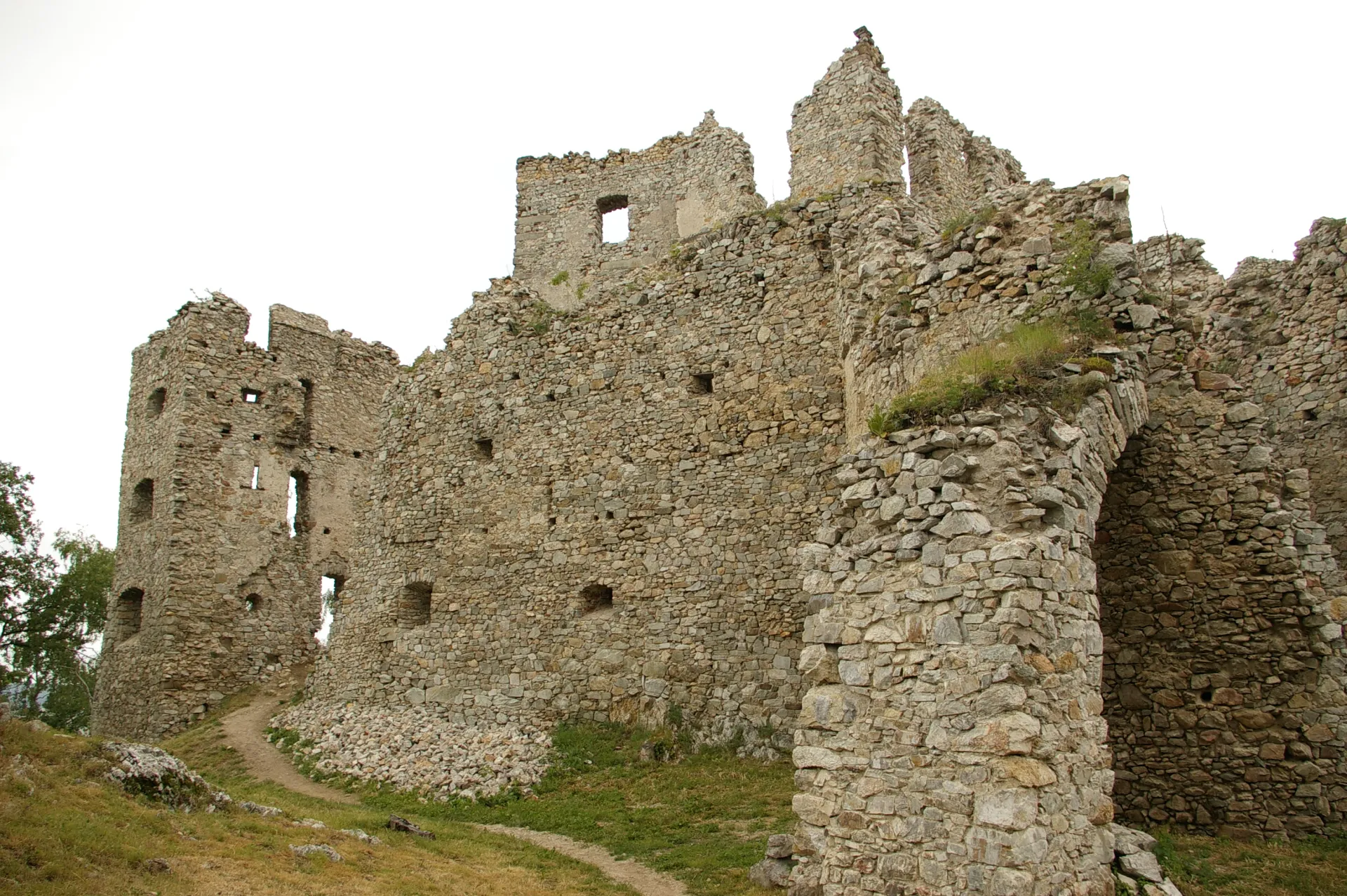 Zřícenina hradu Hrušov