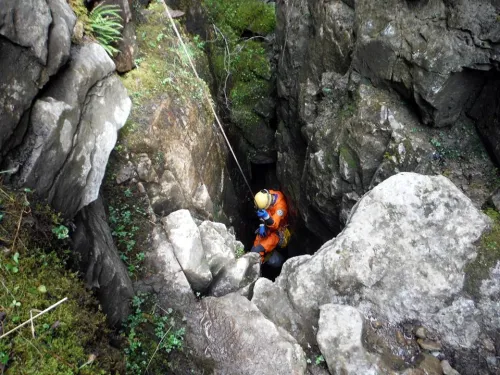 Jeskynní systém Long Kin East Cave – Rift Pot
