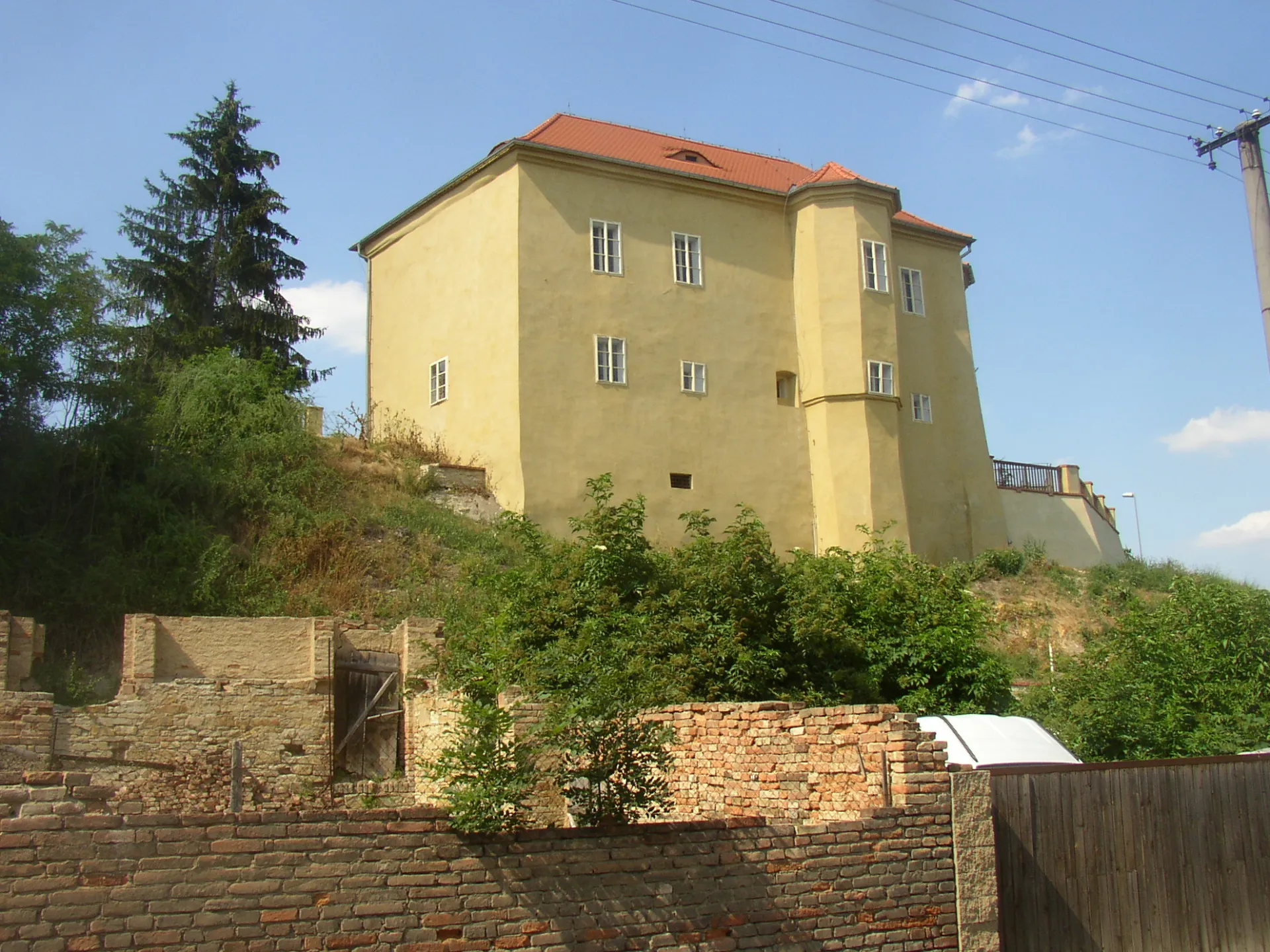 Tvrz Brozany nad Ohří
