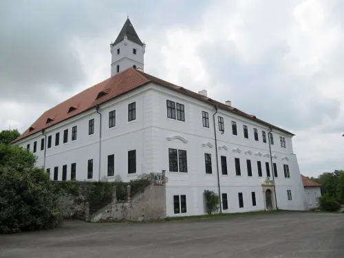 Zámek Zásmuky