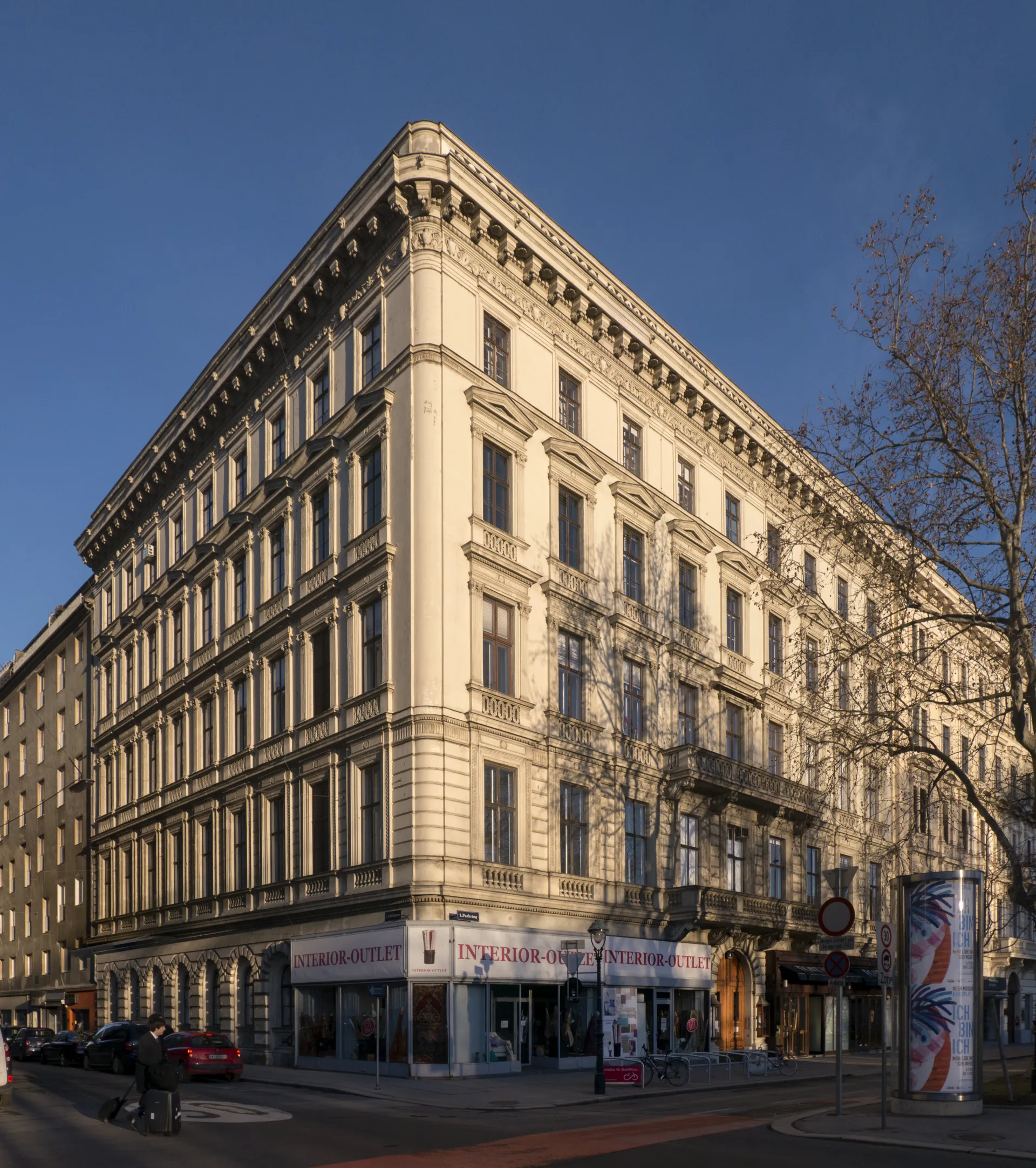 Palác Dumba