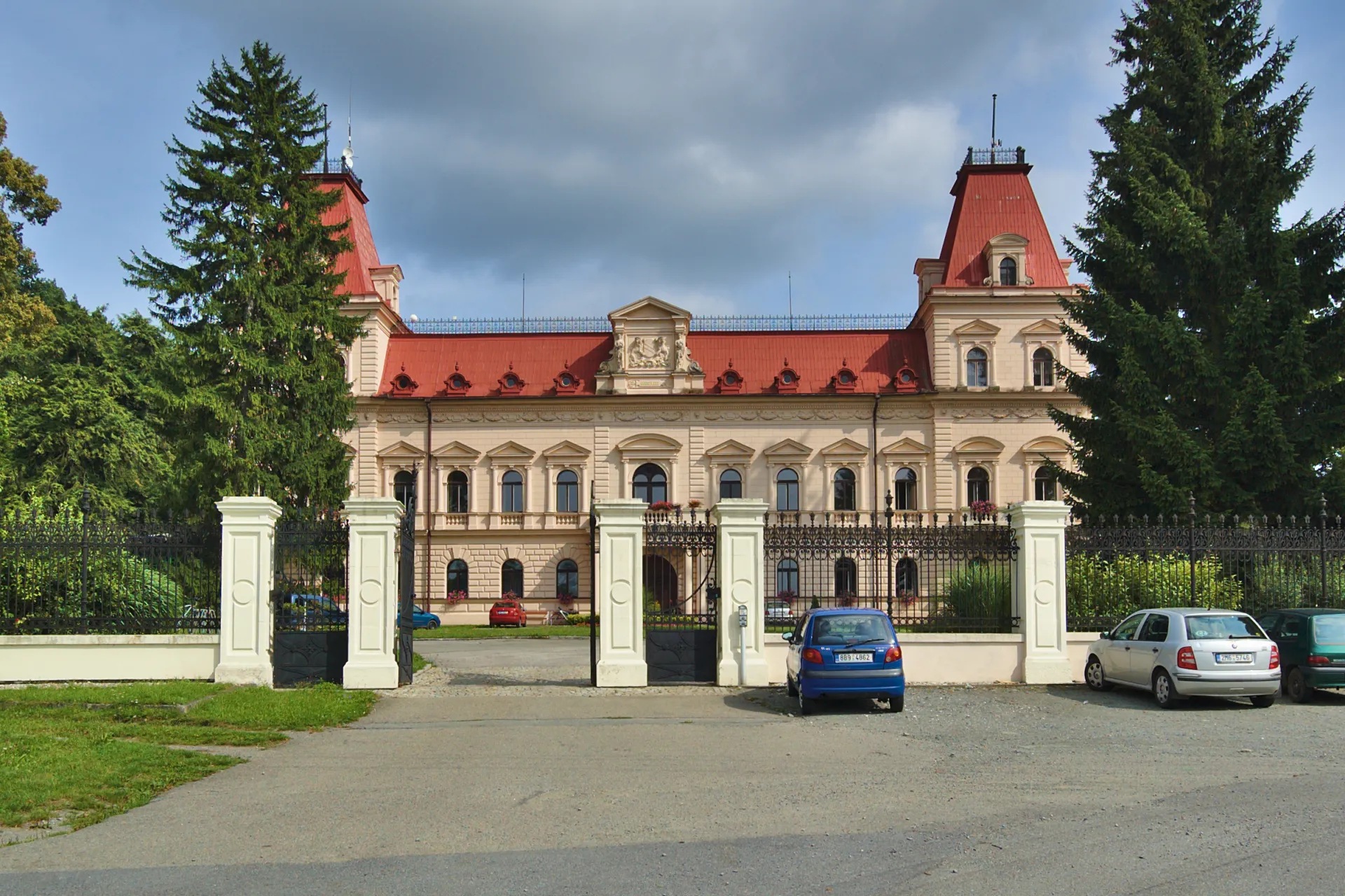 Zámek Šebetov