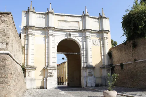 Porta Adriana v Ravenně