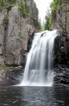 Trollfoss-Wasserfall