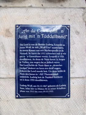 Píseň An de Eck steiht’n Jung mit’n Tüdelband