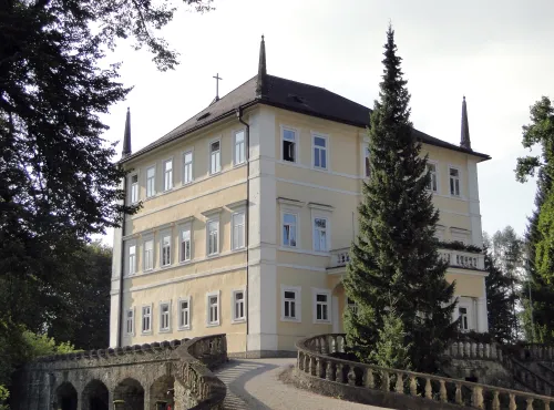 Zámek Emsburg