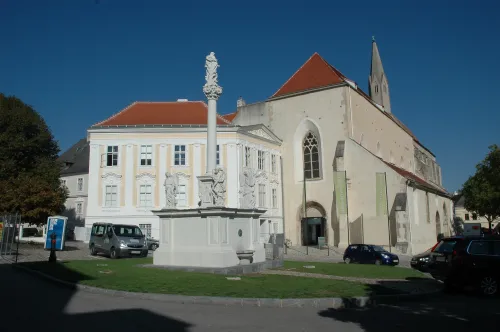 Dominikánský kostel sv. Petra a Pavla v Kremsu