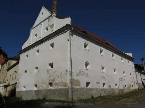 Barokní sýpka v Běšinech