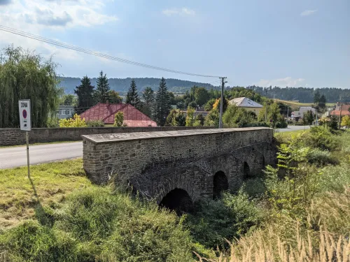 Kamenný most ve Spišském Hrhove
