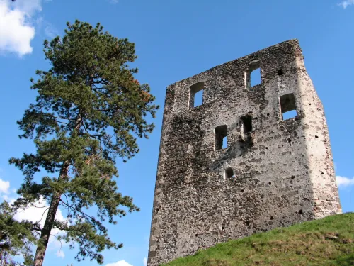 Zřícenina hradu Dobrá Niva