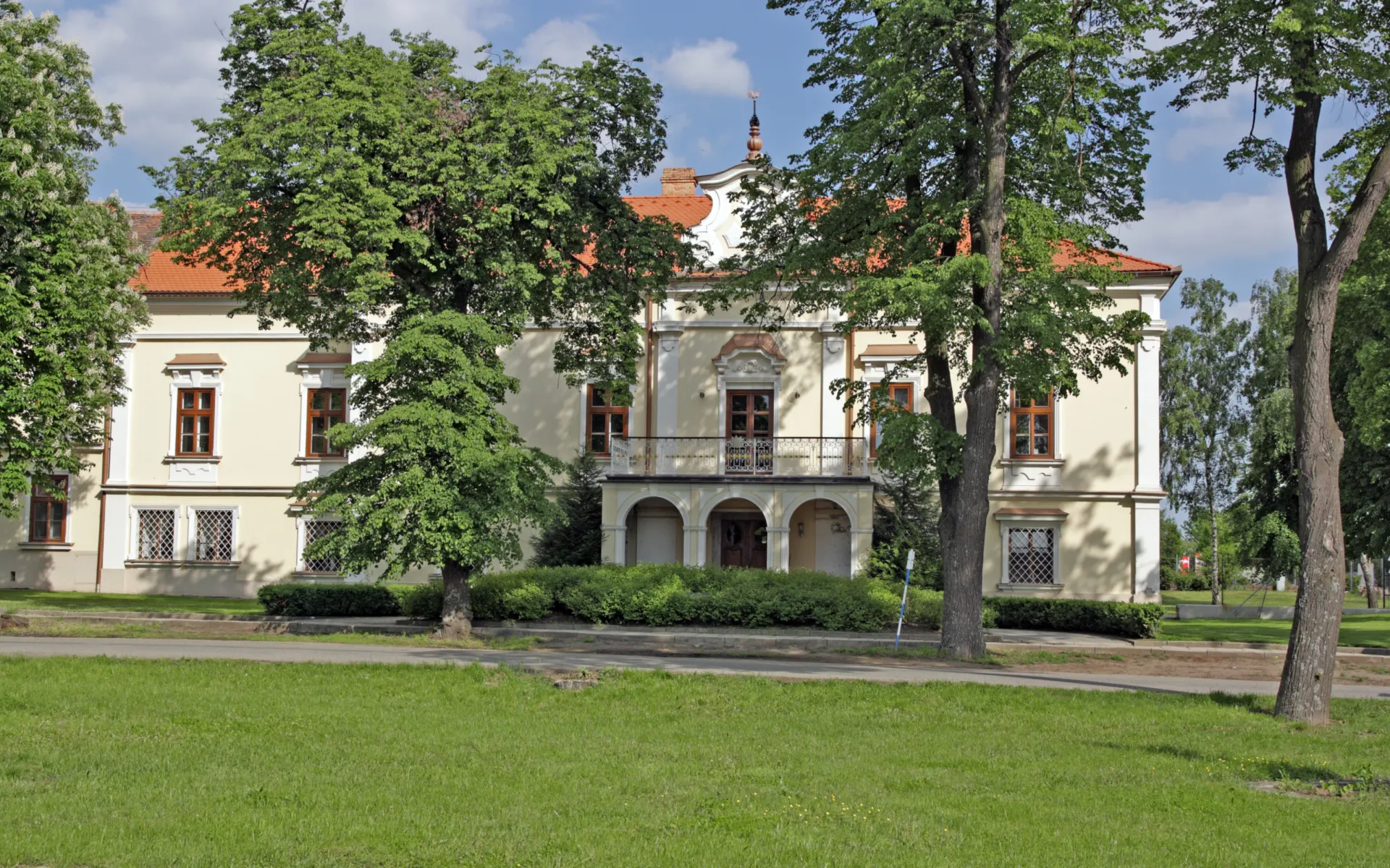 Zámek Těšany