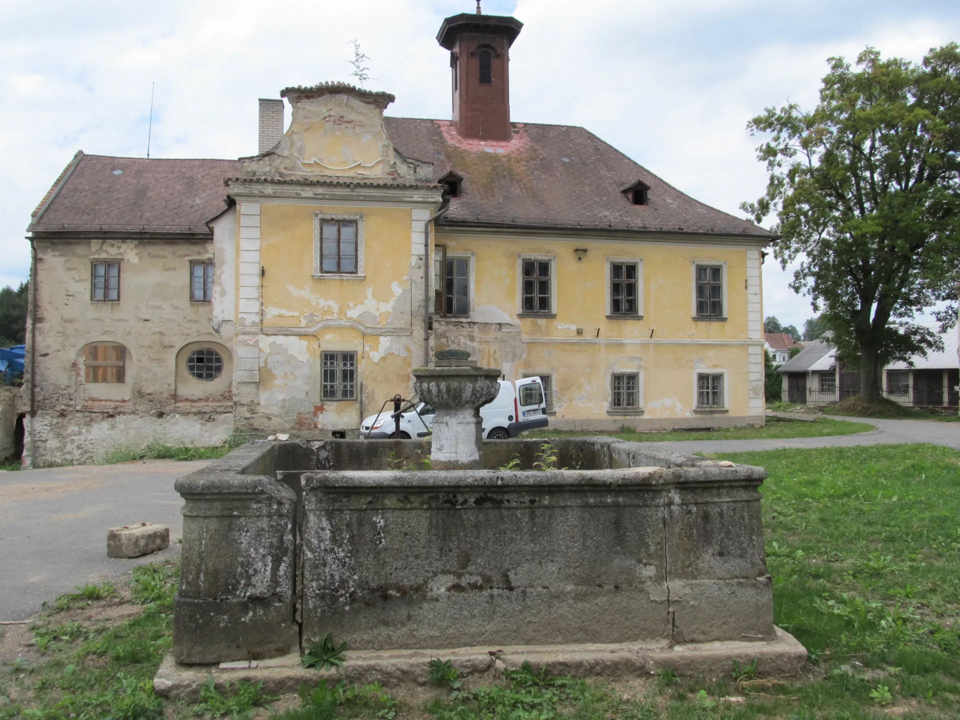 Zámek Nemilkov