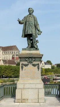 Monument à Paul Bert à Auxerre