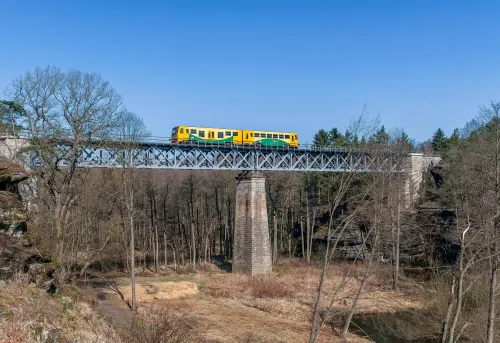 Železniční most přes Robečský potok v Zahrádkách