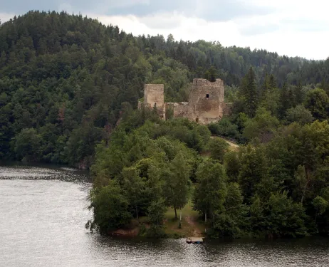 Zřícenina hradu Dobra