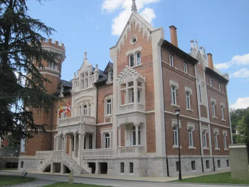 Ostrov Palace