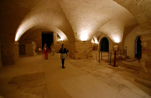 Městské muzeum a římské fórum v Assisi