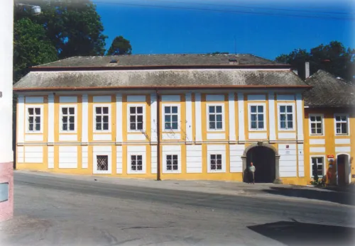 Zámek Puklice