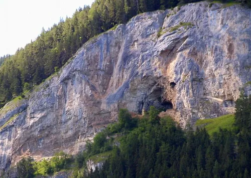 Jeskynní hrady Luegg a Schallaun